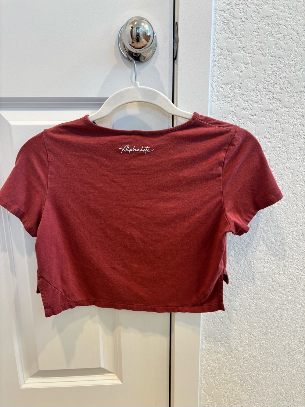 Alphalete Women's Cropped Tee - Wine